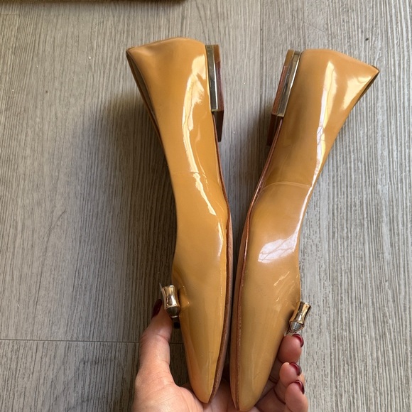 Coach Tan Flats with Gold Detail - Picture 5 of 10